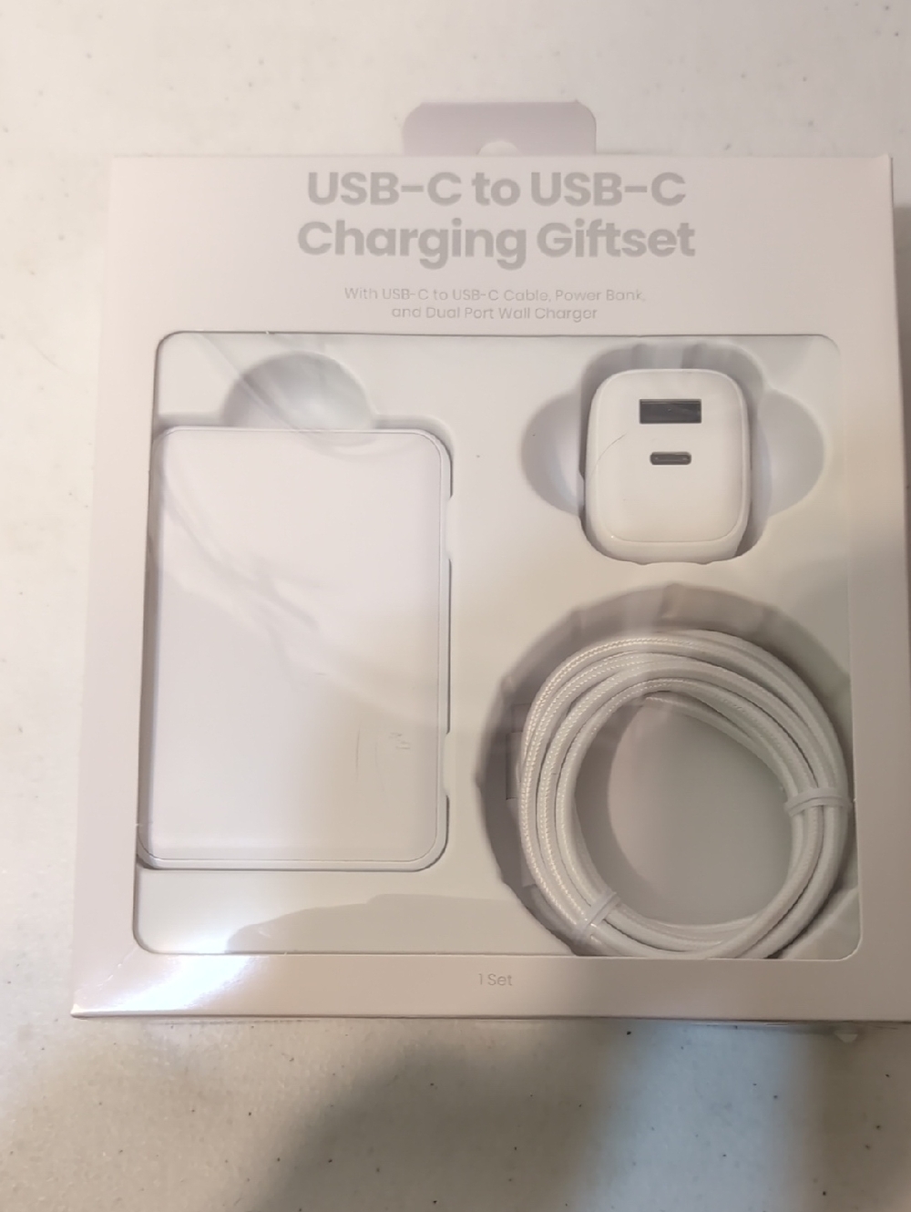 Caug Inc USB-C to USB-C Charging Giftset in White